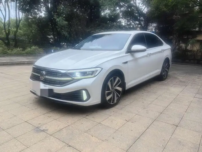 Volkswagen Sagitar 2023 Model 300TSI DSG Superior Edition – фото 1