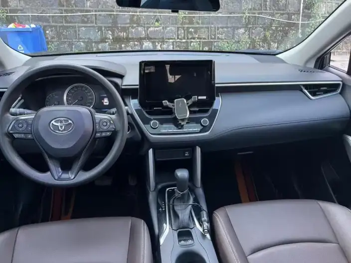 Toyota Corolla Cross 2022 Model 2.0L Exclusive Edition – фото 9