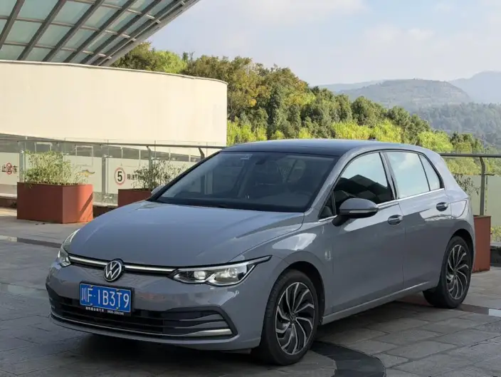 Volkswagen Golf 2021 Model 280TSI DSG Pro – фото 1