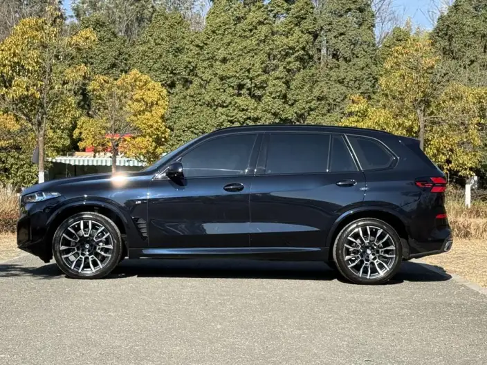 BMW X5 2023 Model xDrive40Li M Sports Night Set – фото 4