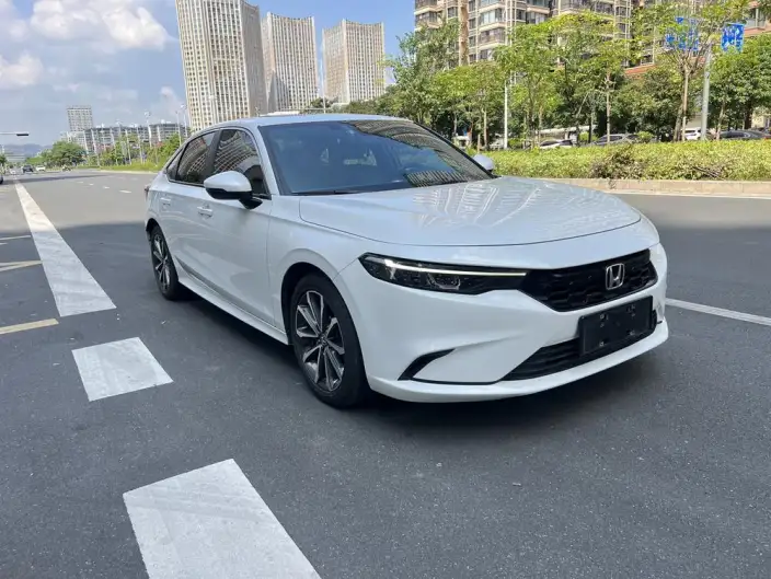 Model Ge 2023 Model 240TURBO CVT Deluxe Edition – фото 3