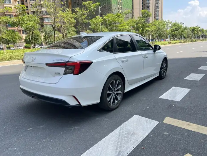 Model Ge 2023 Model 240TURBO CVT Deluxe Edition – фото 7