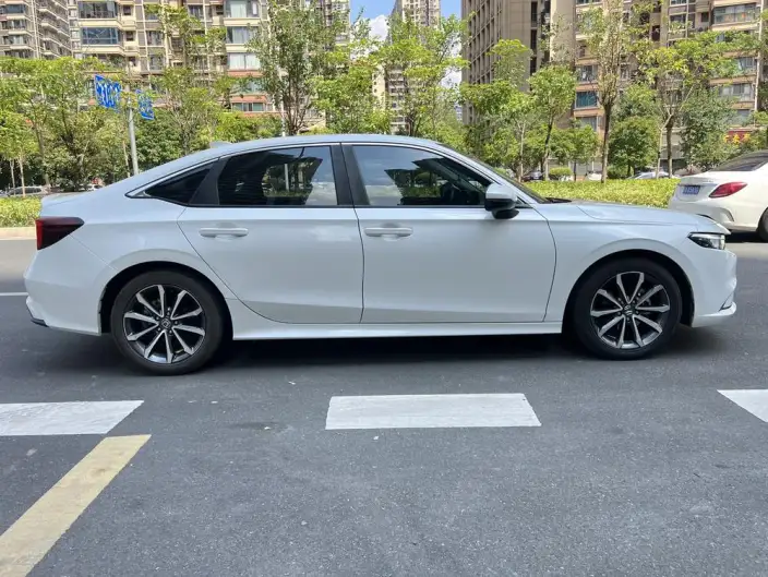 Model Ge 2023 Model 240TURBO CVT Deluxe Edition – фото 8
