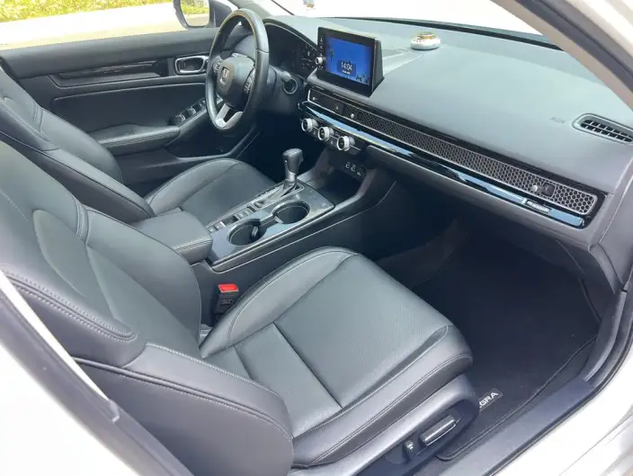 Model Ge 2023 Model 240TURBO CVT Deluxe Edition – фото 9