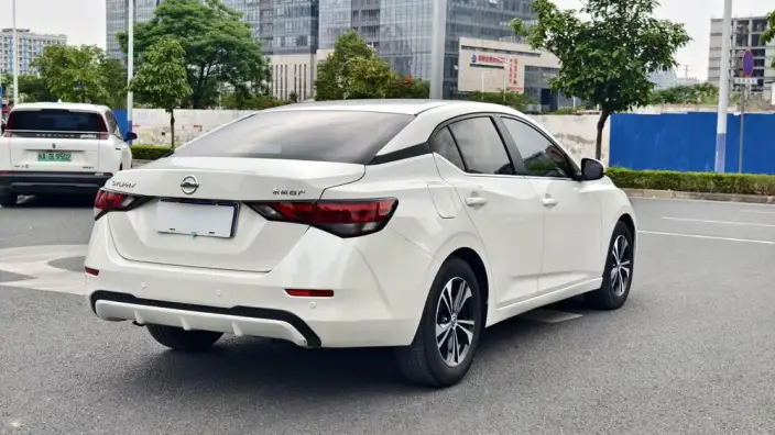 Nissan Sylphy 2022 Model 1.6L XL CVT Yuexiang Edition – фото 6