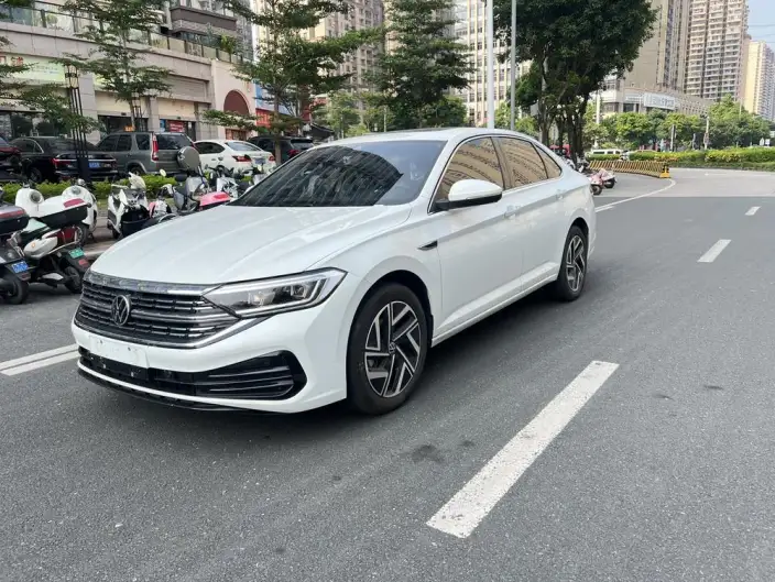 Volkswagen Sagitar 2025 Model 300TSI DSG Flying Version – фото 1