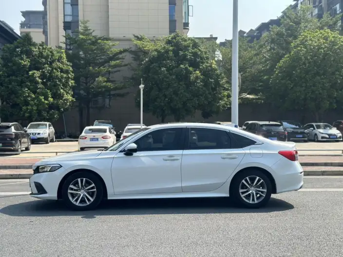 Honda Civic 2023 Model 240TURBO CVT Momentum Edition – фото 4
