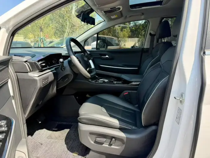 Hyundai Custin 2024 Model 270TGDi LUX Premium Edition – фото 7