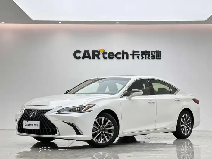 Lexus ES 2022 Model 300h Superior Edition – фото 1