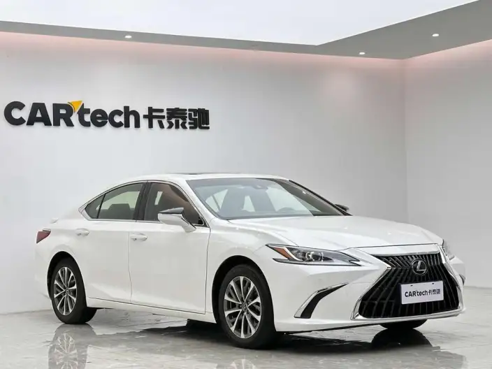 Lexus ES 2022 Model 300h Superior Edition – фото 3