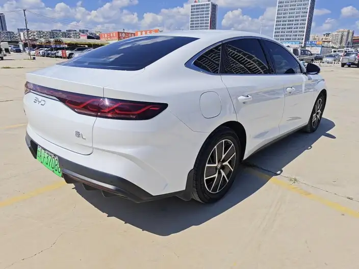 QinL DM 2024 Model DM-i 80KM Leading Model – фото 5