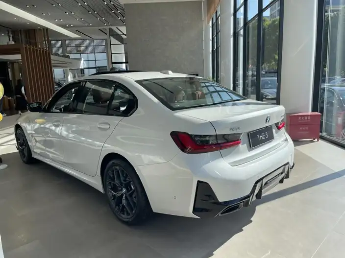 BMW 3 Series 2026 Model 330Li M Sports Night Set – фото 5