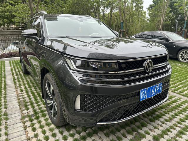 Range Rover 2023 380TSI 4WD R-Line Parade Edition – фото 3
