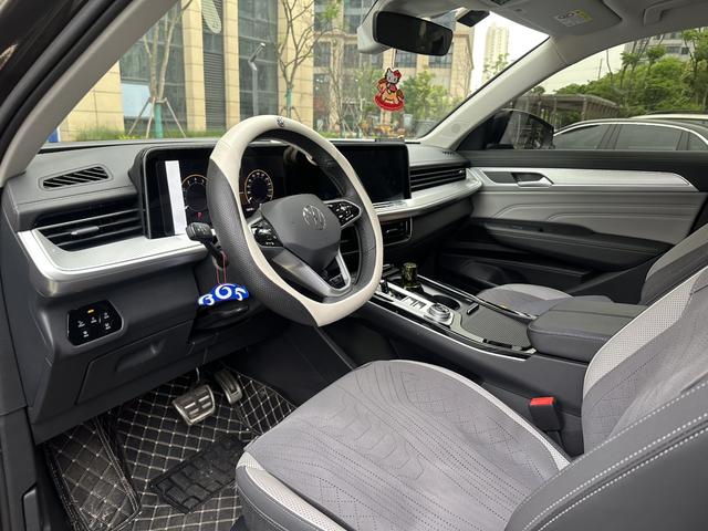 Range Rover 2023 380TSI 4WD R-Line Parade Edition – фото 16