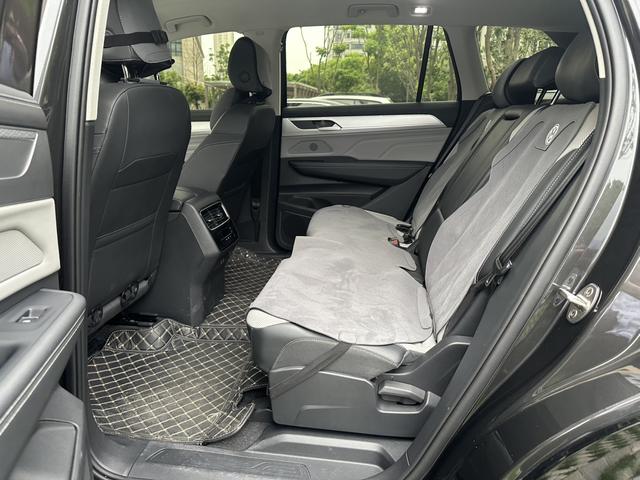 Range Rover 2023 380TSI 4WD R-Line Parade Edition – фото 18