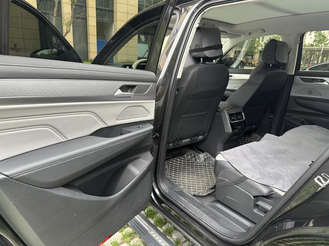 Range Rover 2023 380TSI 4WD R-Line Parade Edition – фото 19