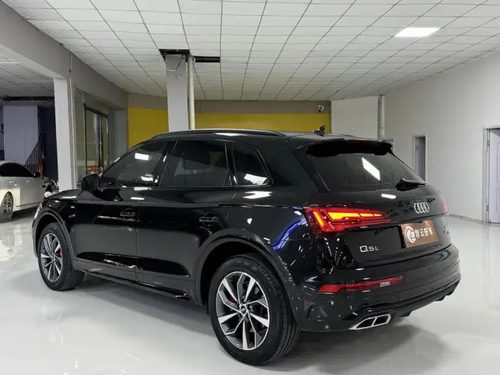 Audi Q5L 2024 Model 40TFSI Fashion Dynamic Model – фото 4