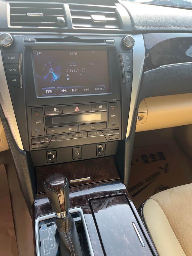Toyota Camry 2016 2.5G 10th Anniversary Luxury Navigation – фото 12