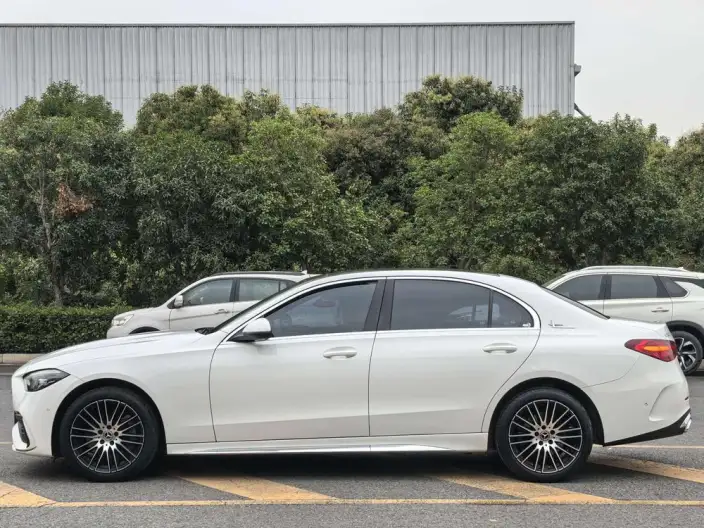 Mercedes-Benz C-Class 2024 Model C 260 L Sports Edition – фото 3