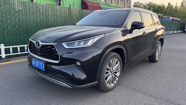 Toyota Highlander 2022 380T 4WD Luxury 7-Seater – фото 1
