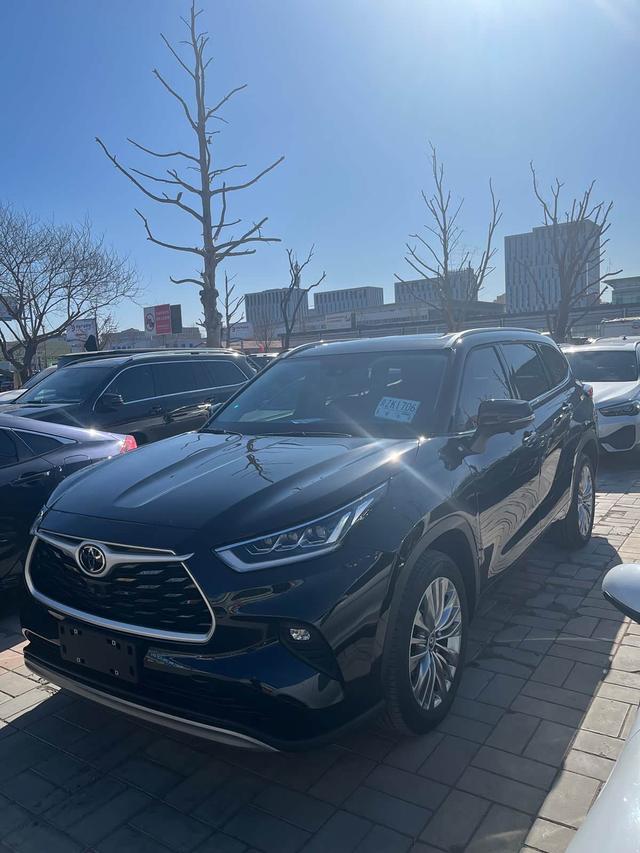 Toyota Highlander 2022 380T 4WD Luxury 7-Seater – фото 2