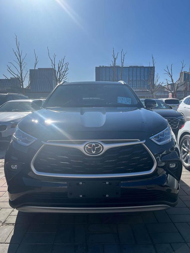Toyota Highlander 2022 380T 4WD Luxury 7-Seater – фото 4