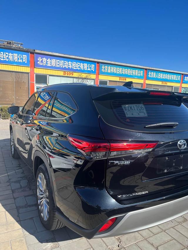 Toyota Highlander 2022 380T 4WD Luxury 7-Seater – фото 7