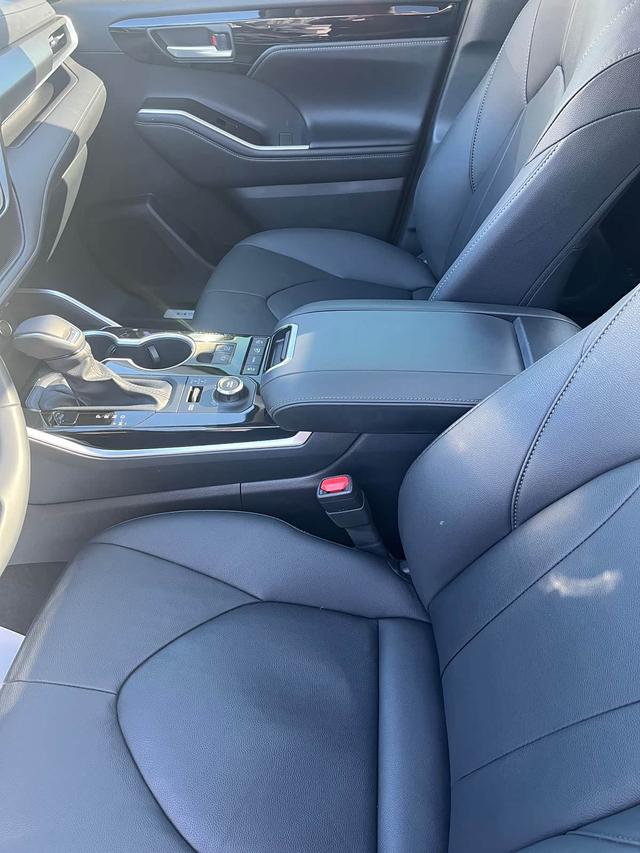 Toyota Highlander 2022 380T 4WD Luxury 7-Seater – фото 24