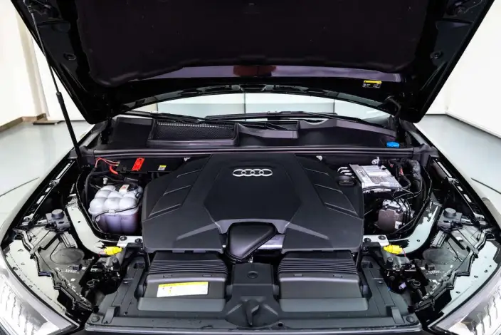 Audi Q7 2025 Model 55 TFSI quattro S line Noble Model – фото 6