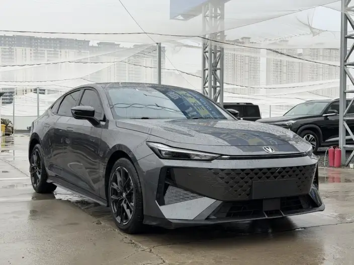 Changan UNI-V 2024 Model 1.5T Noble Model – фото 3