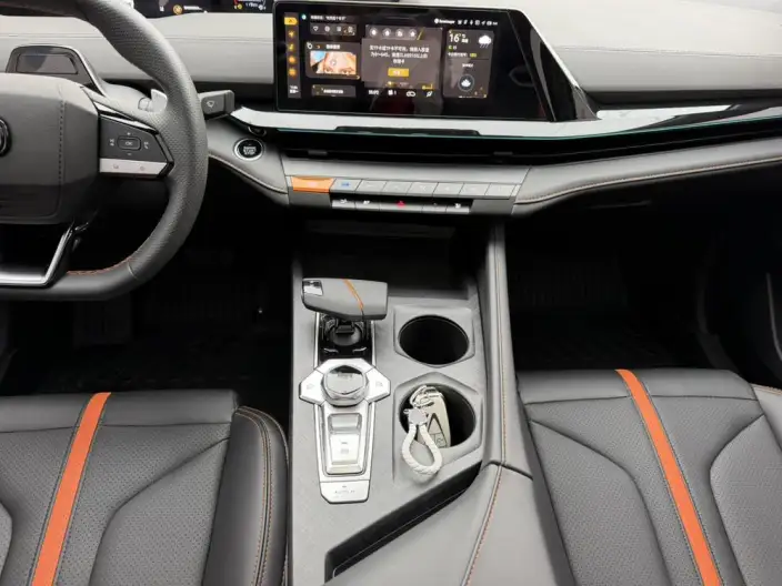 Changan UNI-V 2024 Model 1.5T Noble Model – фото 9