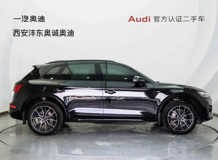 Audi Q5L 2026 Model quattro 45th Anniversary Collector Edition Edition 40TFSI Luxury Dynamic Model – фото 5