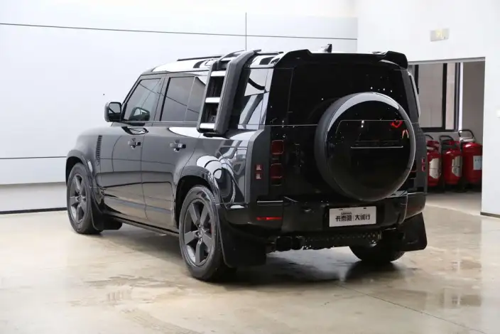 Land Rover Defender 2024 Model 110 3.0T P400 X-Dynamic HSE – фото 4