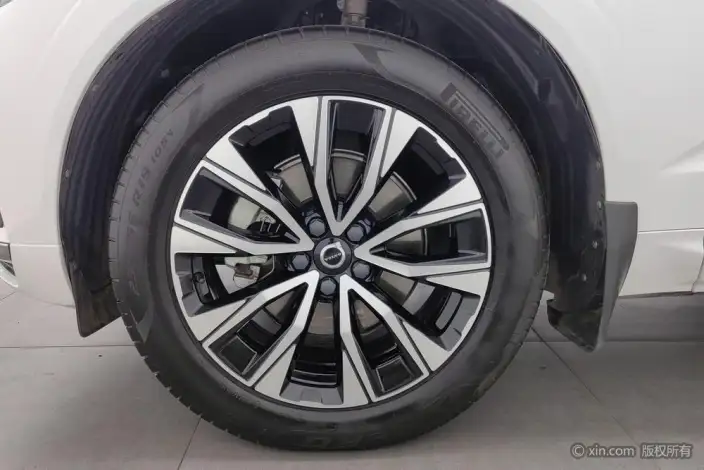 Volvo XC60 2023 Model B5 4WD Smart Range Deluxe Edition – фото 9
