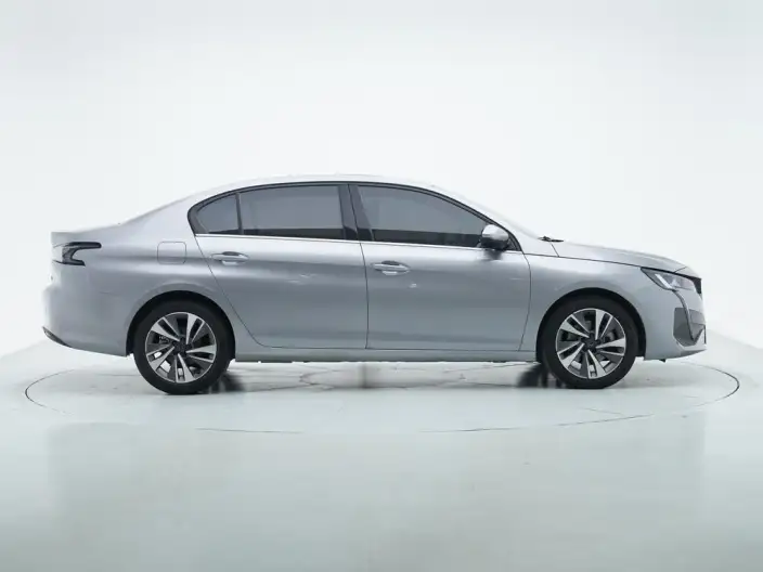 PEUGEOT 408 2022 Model 1.6T Chasing Edition – фото 8