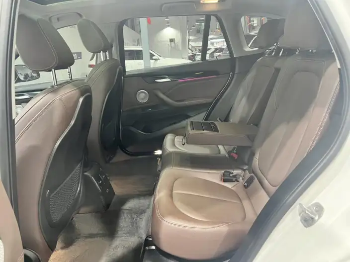 BMW X1 2022 Model sDrive25Li Leading Model – фото 9