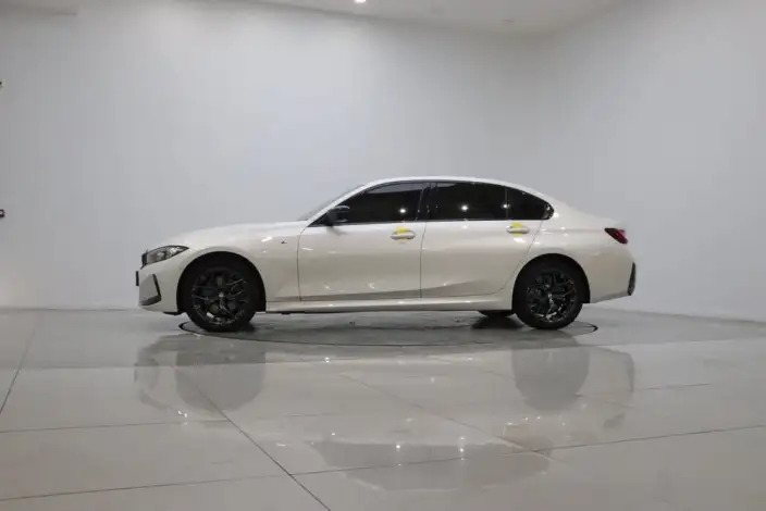 BMW 3 Series 2025 Model 330Li M Sports Night Set – фото 4