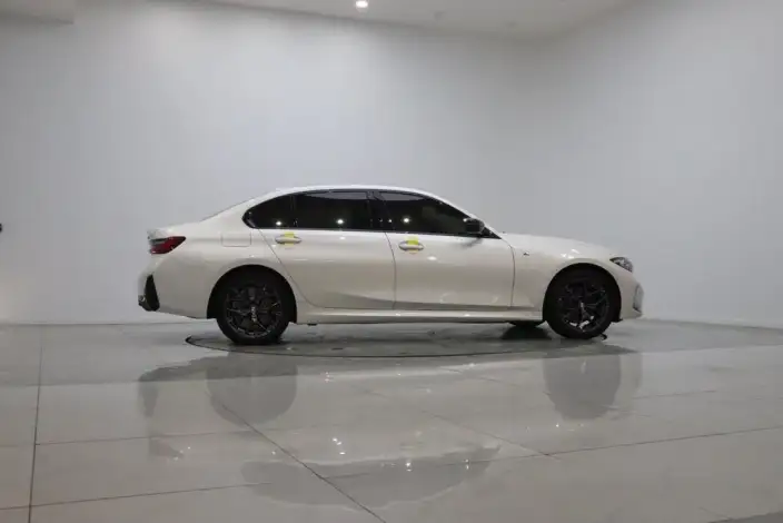 BMW 3 Series 2025 Model 330Li M Sports Night Set – фото 8