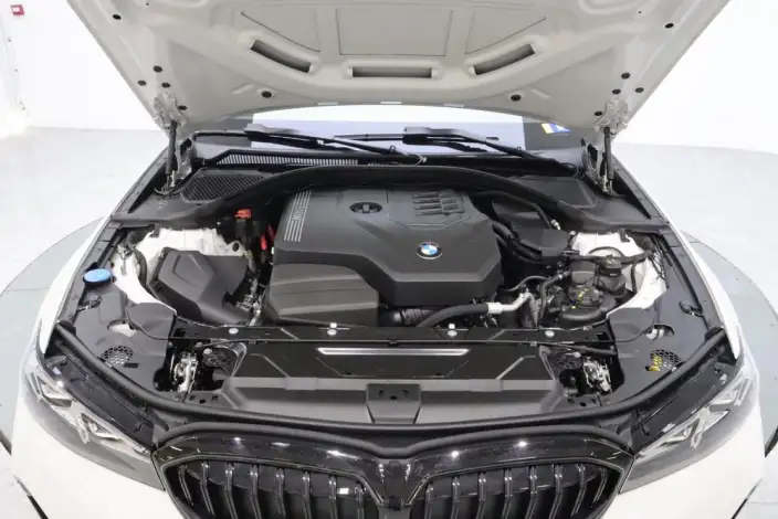 BMW 3 Series 2025 Model 330Li M Sports Night Set – фото 10