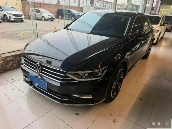 Volkswagen Magotan 2020 Model 330TSI DSG Luxury Model – фото 1