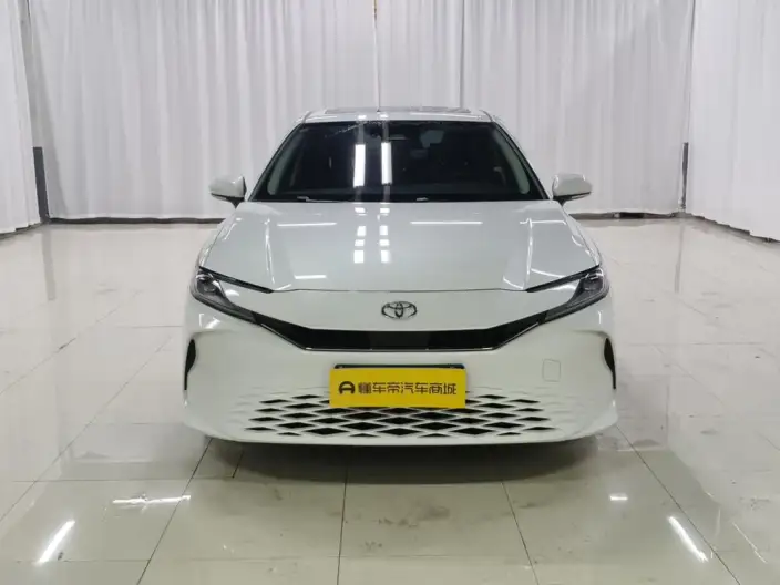 Toyota Camry 2026 Model Hybrid 2.0HGVP Deluxe Edition – фото 2
