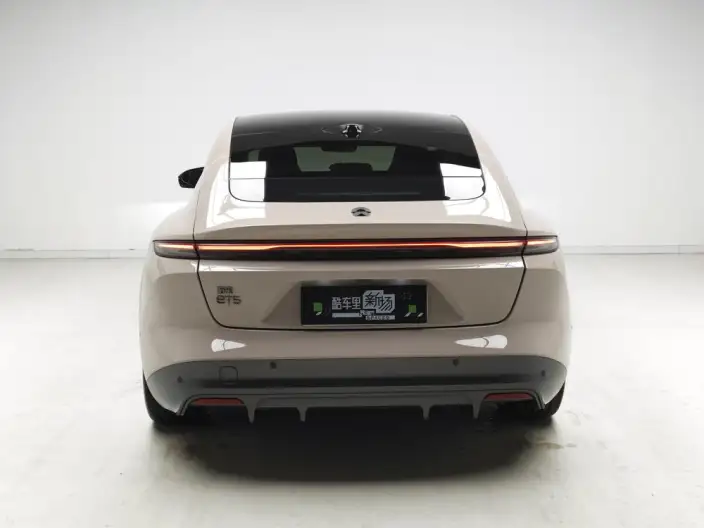 NIO ET5 2022 Model 100kWh – фото 6