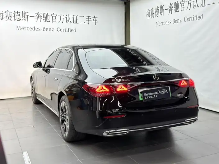 Mercedes-Benz E-Class PHEV 2024 Model E 350 e L sedan – фото 4