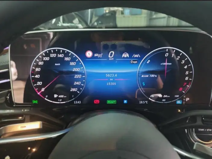 Mercedes-Benz E-Class PHEV 2024 Model E 350 e L sedan – фото 10