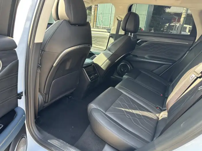 VOYAH FREE 2023 Model 4WD Ultra-long Endurance Extended Range Edition – фото 10