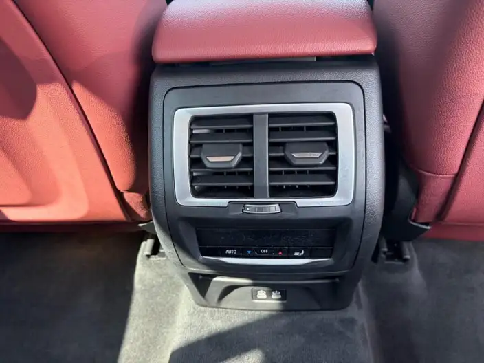 BMW iX3 2023 Model Leading Model – фото 7