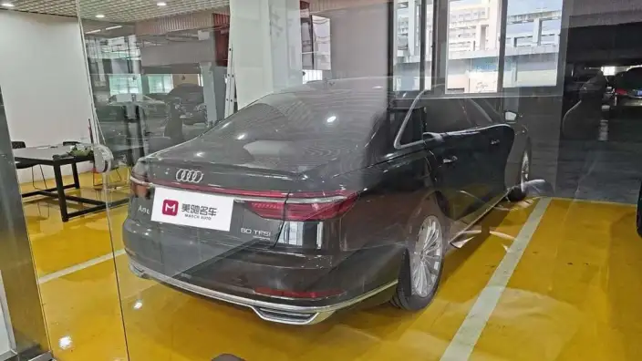 Audi A8 2022 Model A8L 50 TFSI quattro Comfort Model Collector Edition Edition – фото 3
