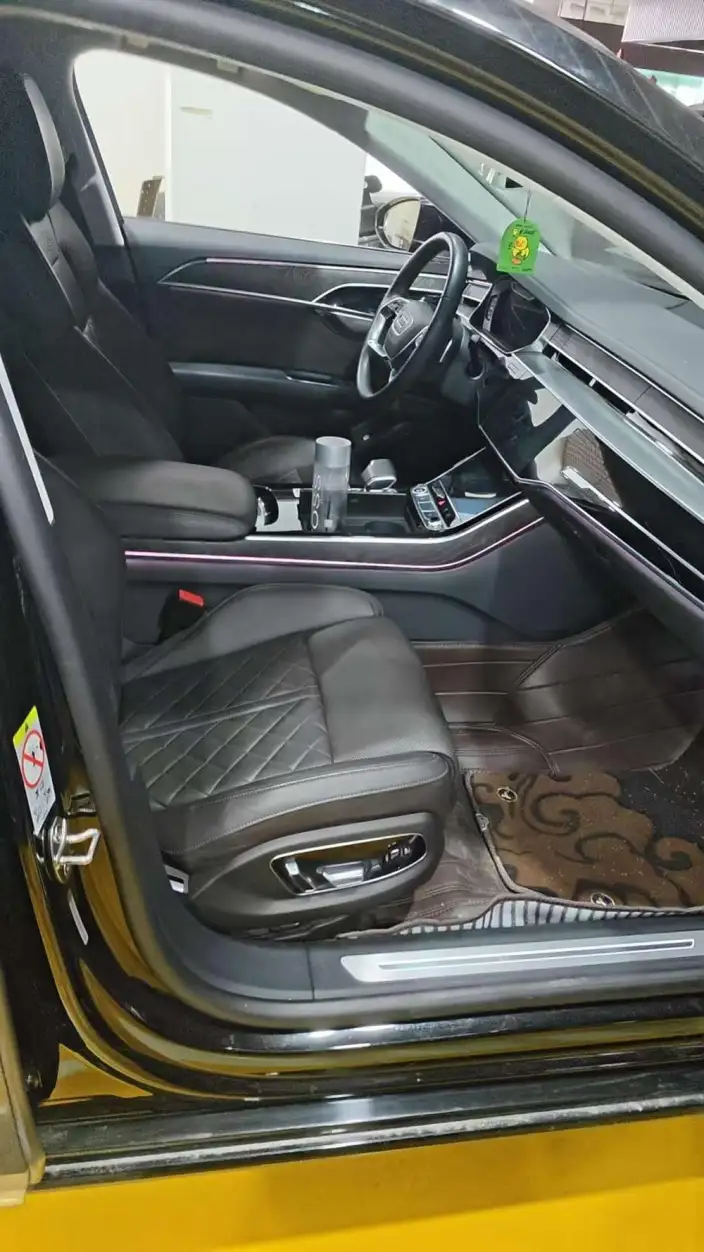 Audi A8 2022 Model A8L 50 TFSI quattro Comfort Model Collector Edition Edition – фото 4
