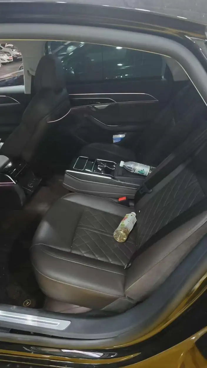 Audi A8 2022 Model A8L 50 TFSI quattro Comfort Model Collector Edition Edition – фото 5