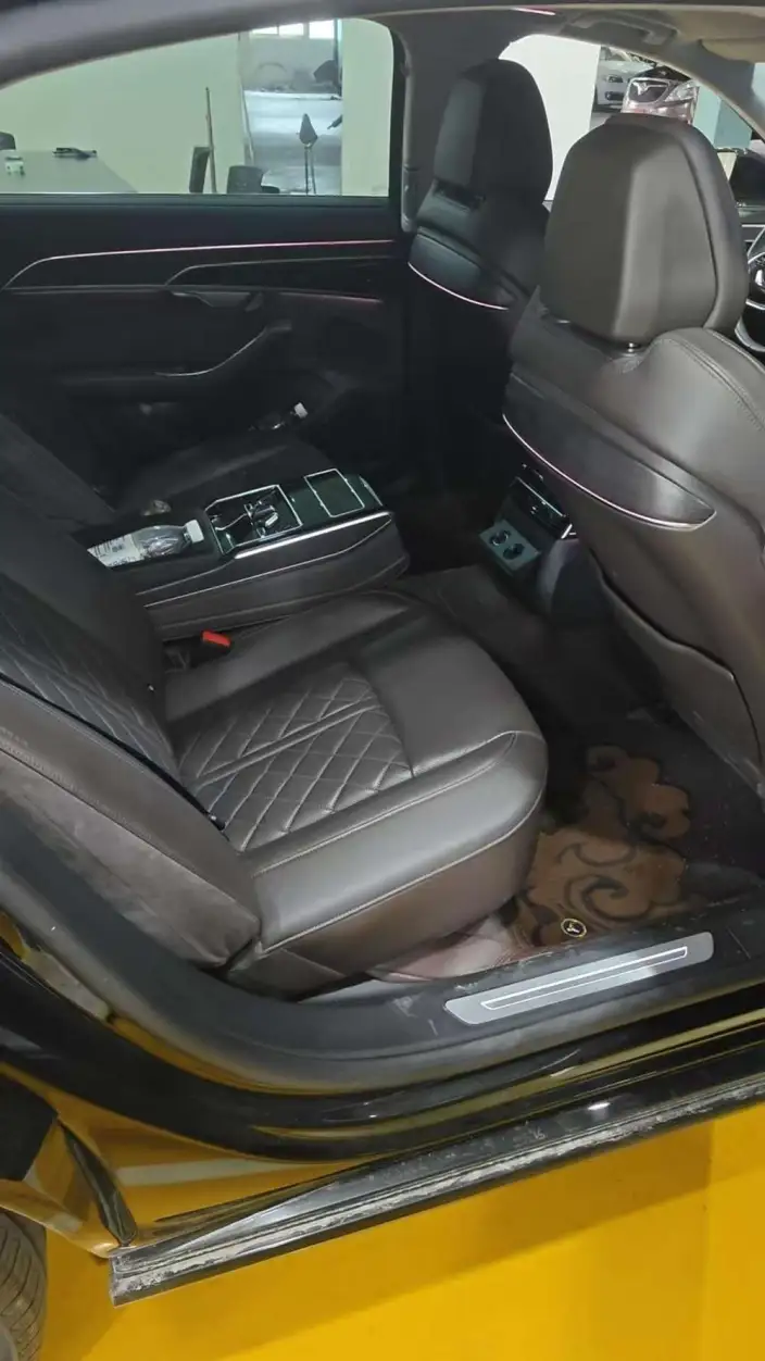 Audi A8 2022 Model A8L 50 TFSI quattro Comfort Model Collector Edition Edition – фото 6